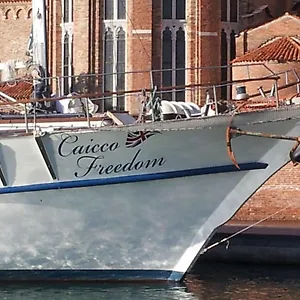 venezia-boat-breakfast-caicco-freedom.hotelinveneto.com/